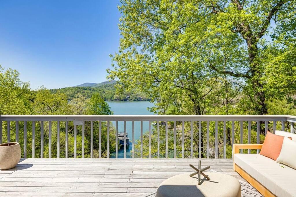 Lakeside Serenity Mnt Views Decks Foosball Villa Lake Lure Exterior photo